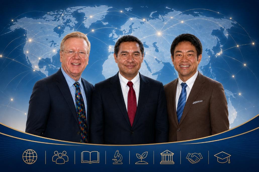 From left to right: Dr. Declan Kennedy, Immediate Past President; Dr. Cesar Mora, President; and Dr. Manabu Sumida, President Elect.